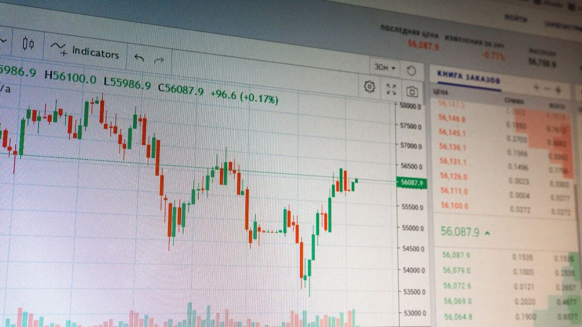 IREN stock price prediction showing future share price outlook and AI growth