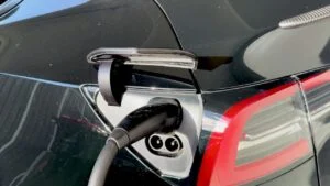 Cold weather impact on how long does it take to charge an electric vehicle battery pack efficiently